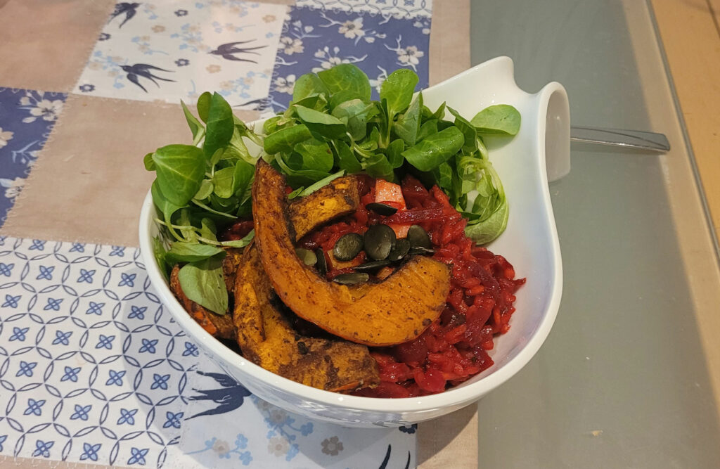 Rote Bete Risotto mit Kürbis und Feldsalat