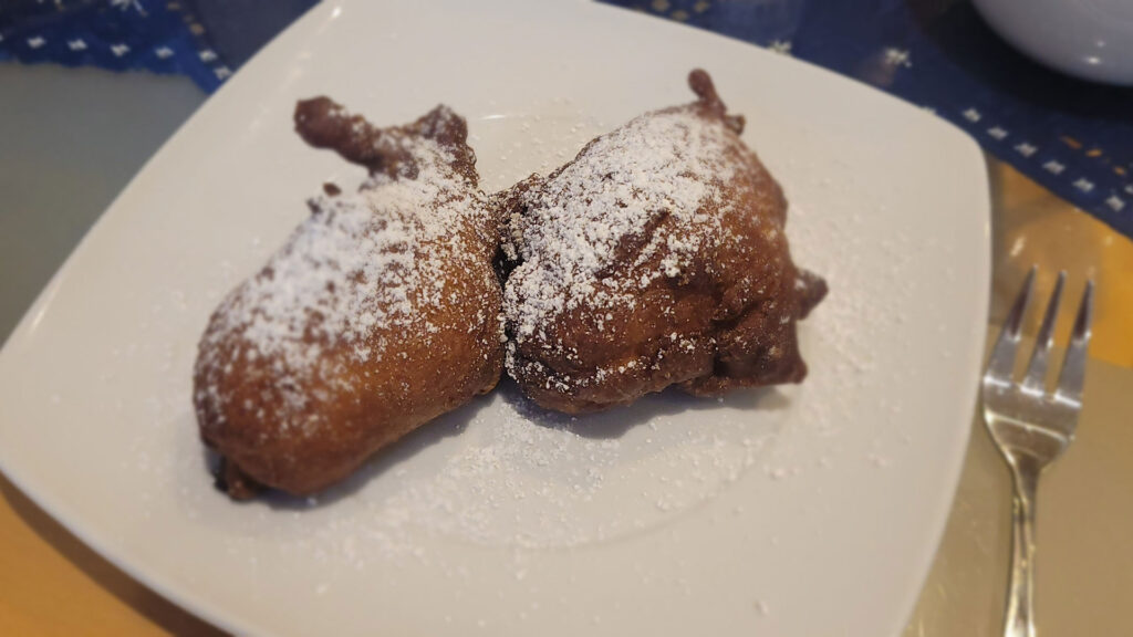Oiliebollen aus den Niederlanden, selbst gemacht - einfach köstlich.